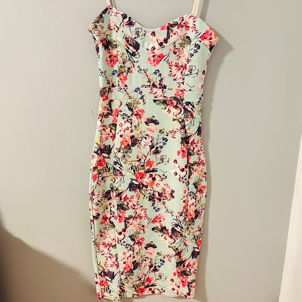 Floral Dress - Picture 2 of 8